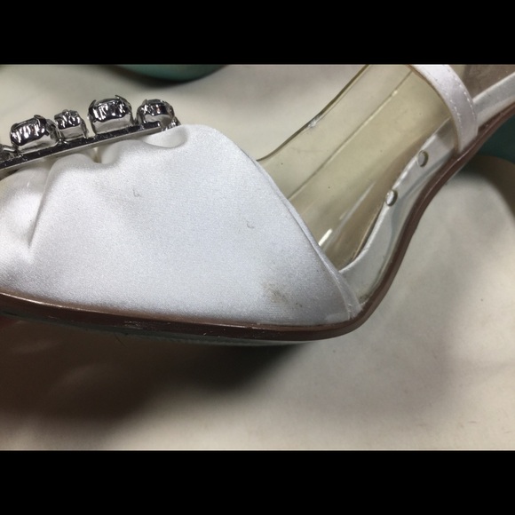 Betsey Johnson Moxie White Satin Rhinestone Clear - Picture 11 of 14